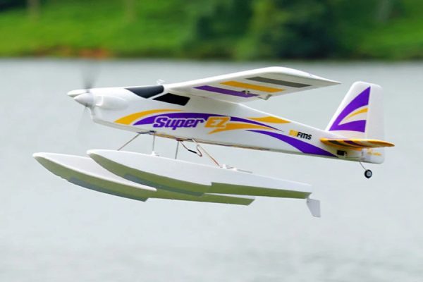 FMS 1220mm Super EZ V4, úszótalpakkal, giroszkóppal, menetkészen - Image 2