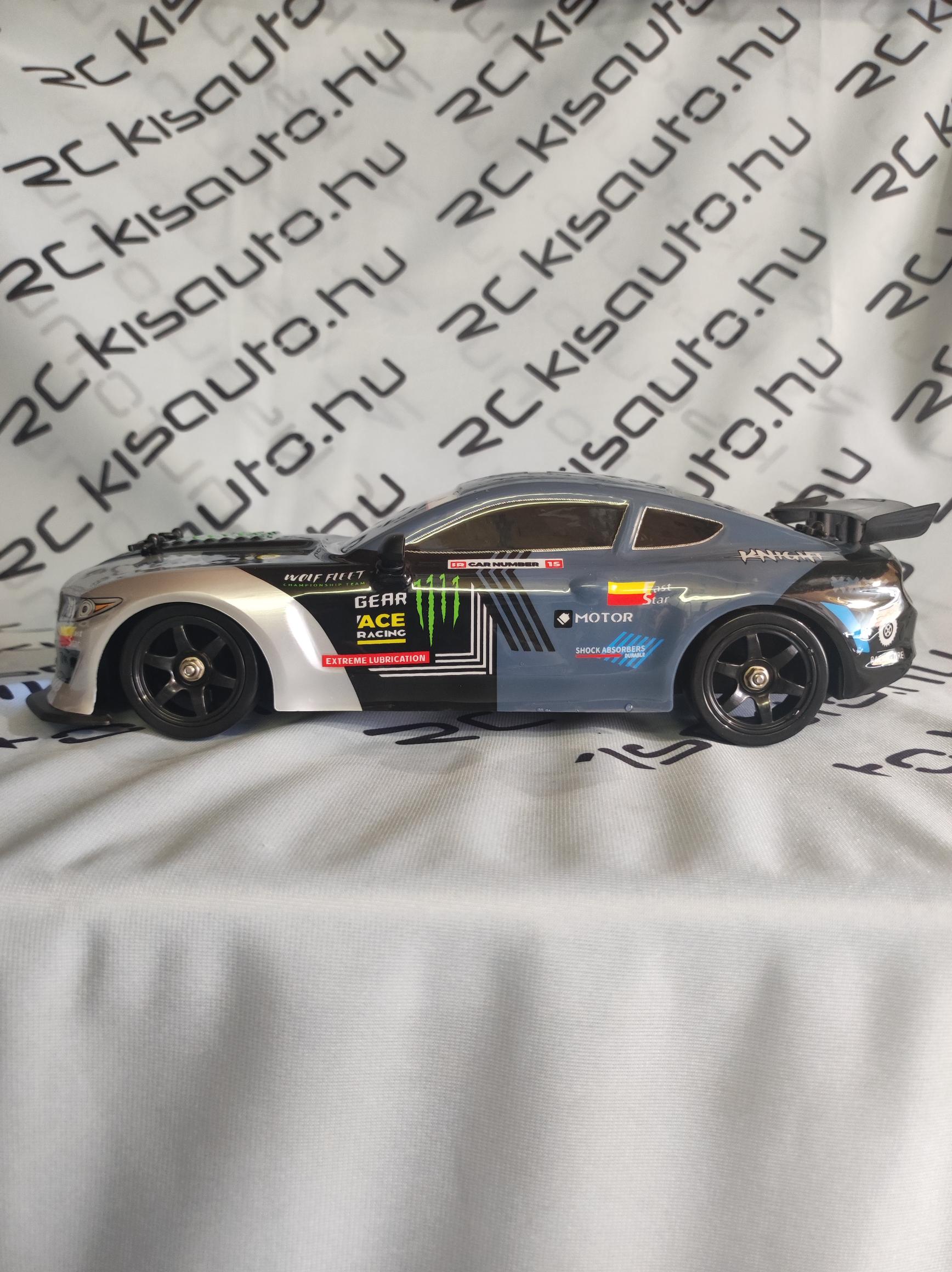 RC drift Mustang oldalról