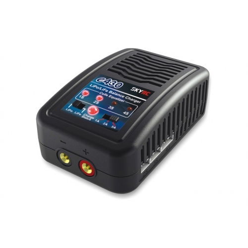 SkyRc E430 akkutöltő