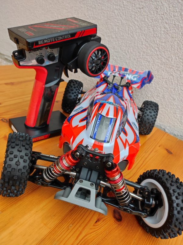 wltoys-124008-1-12-rc-auto-taviranyitos.jpg