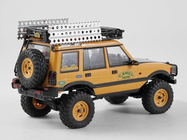 FMS FCX24M Land Rover Discovery hátulról, tetőcsomagtaróval, visszapillantó tükörrel, pótkerékkel