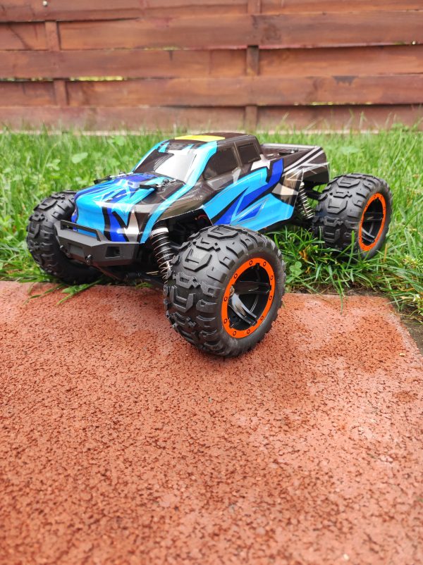 Ravage A RC autó – Kefe nélküli, 45 km/h sebességgel, 1/16 méret, Off-road Terepjáró (kék)