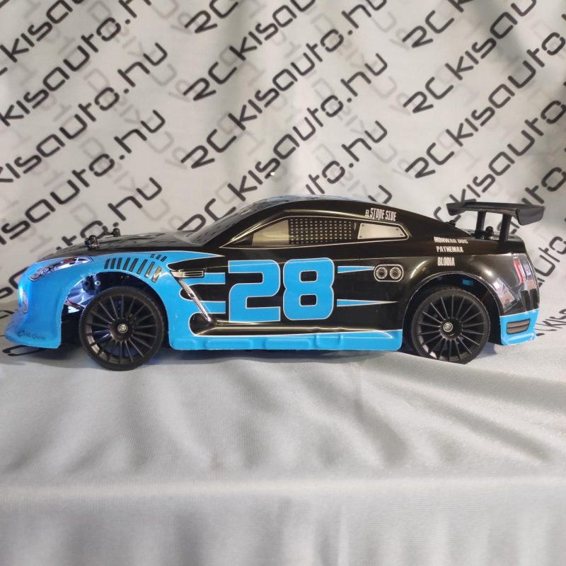 Drift RC Nissan oldalról