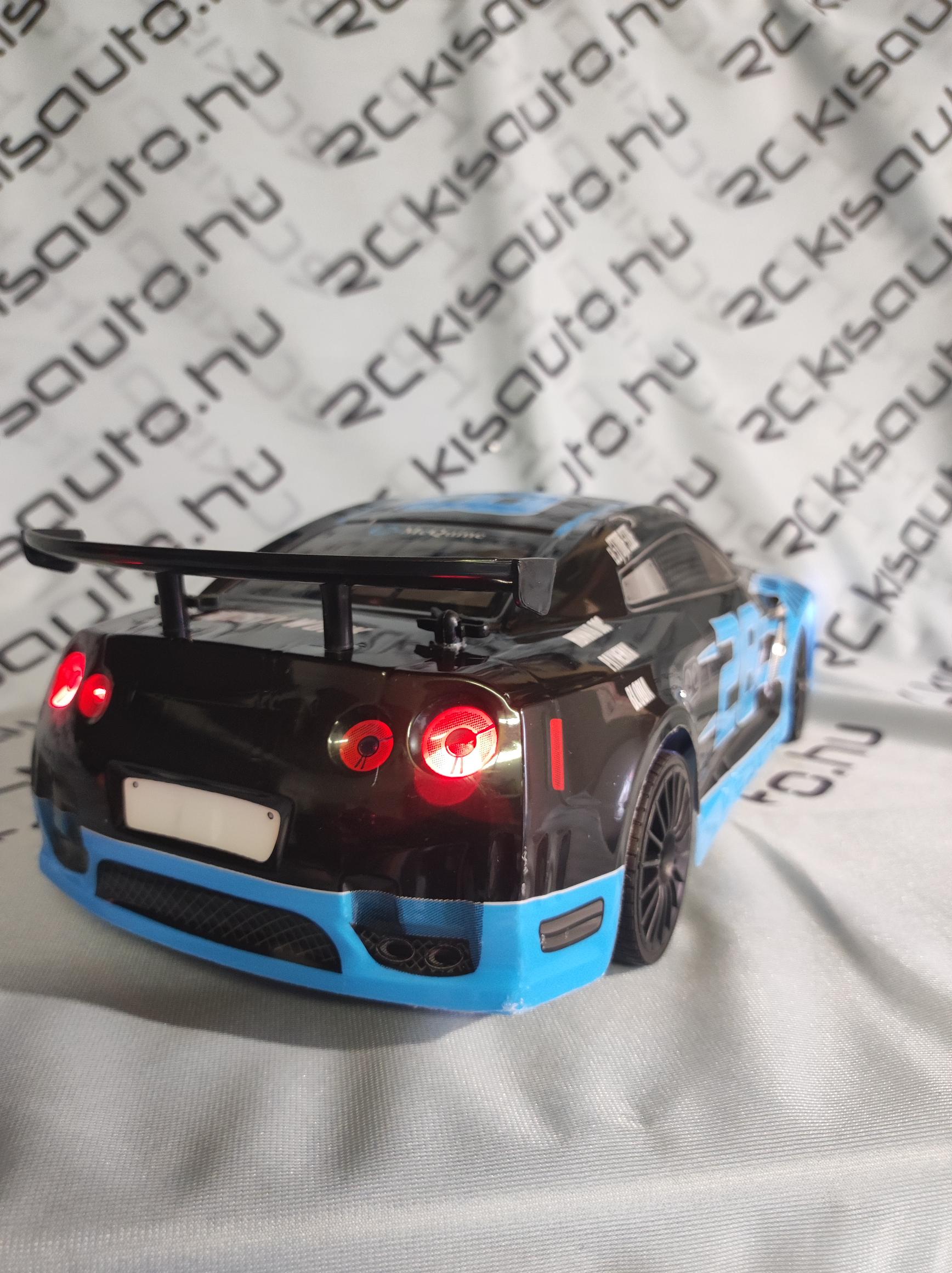 RC GTR Nissan hátulról LED lámpával
