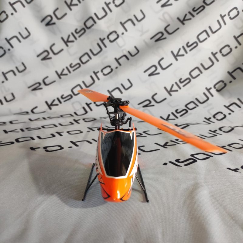 Helix V2 helikopter szemből