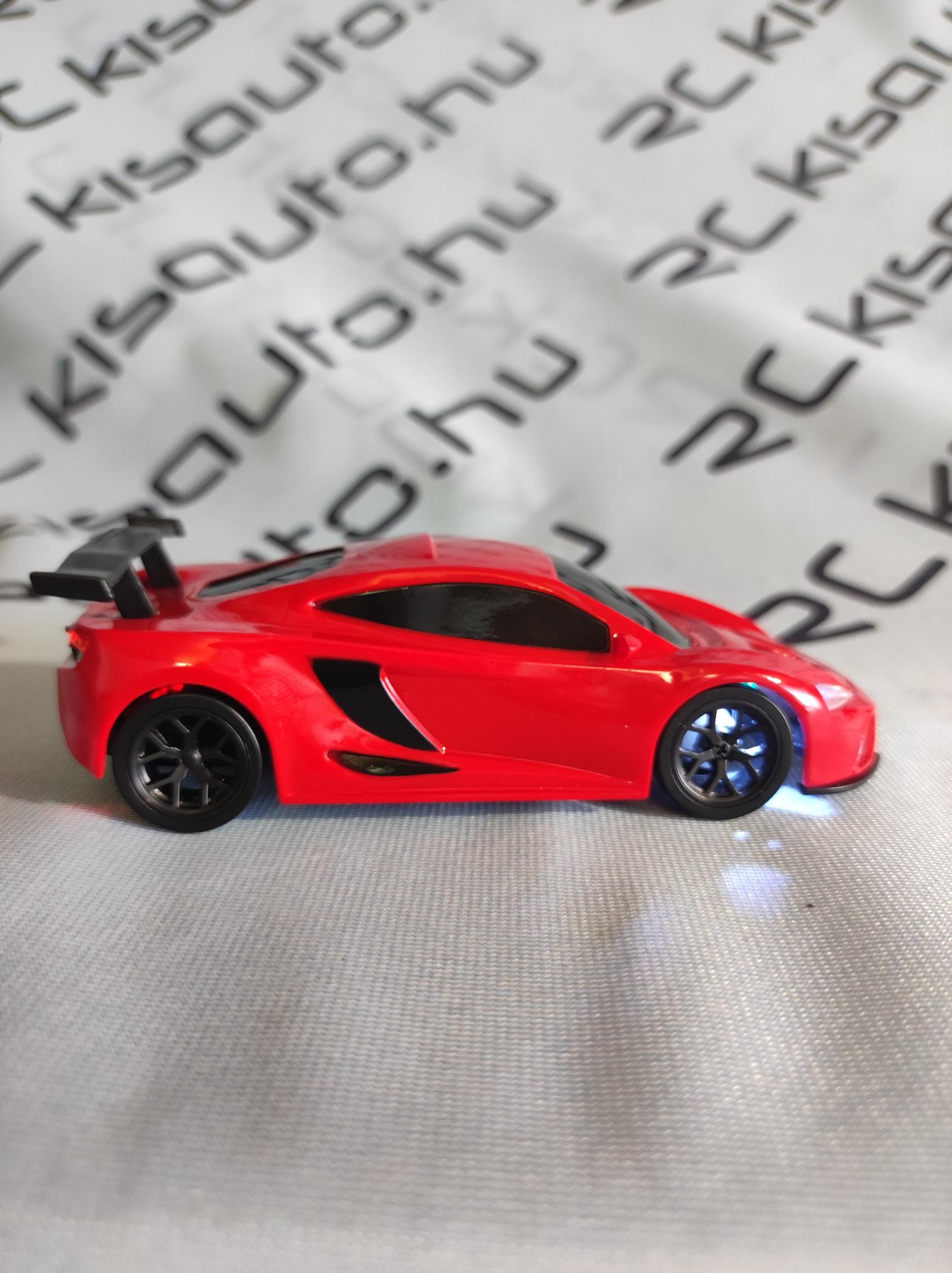 Mini drift autó oldalról