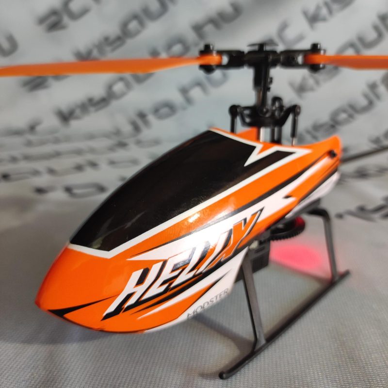 Rc helikopter szemből oldalról