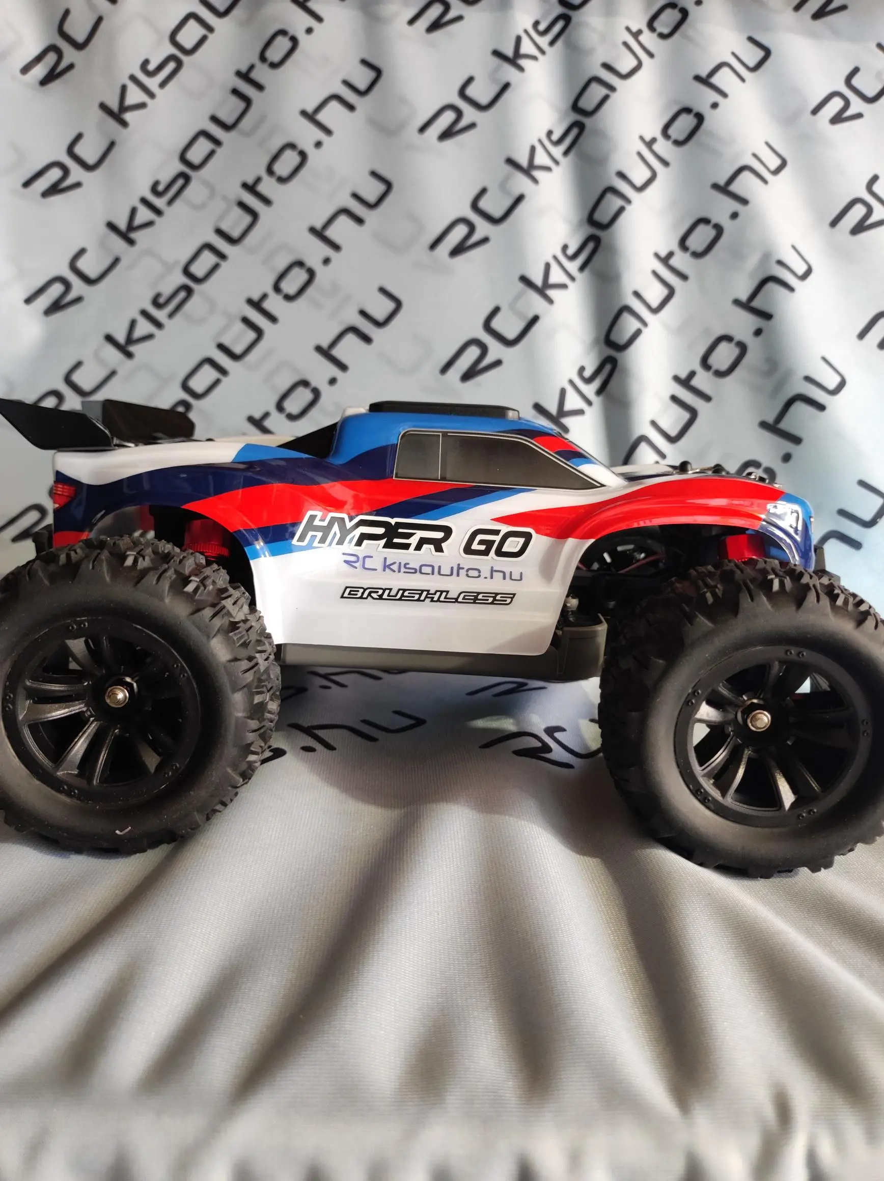 Hypergo truggy oldalról