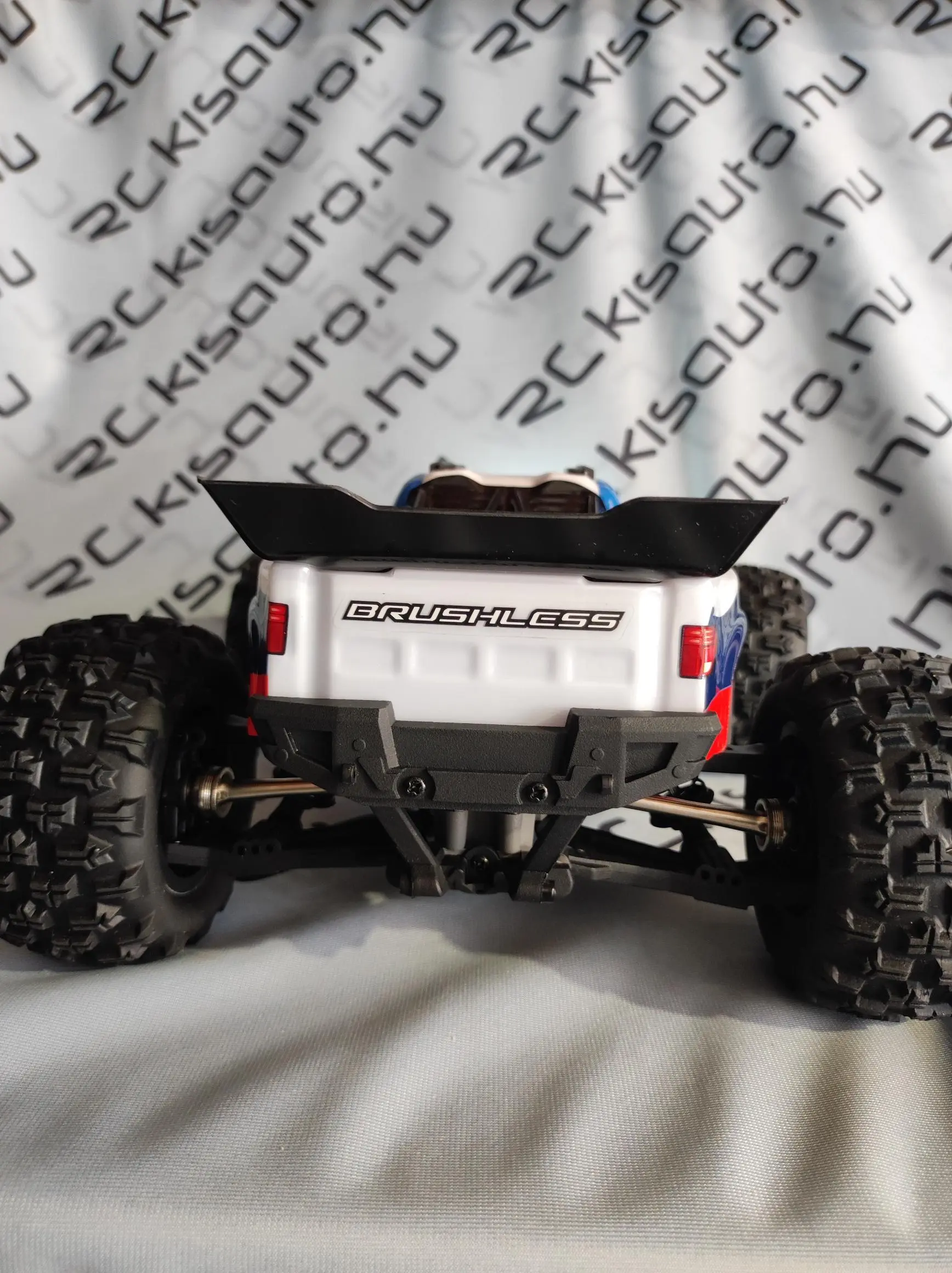 MJX16212 hátulról