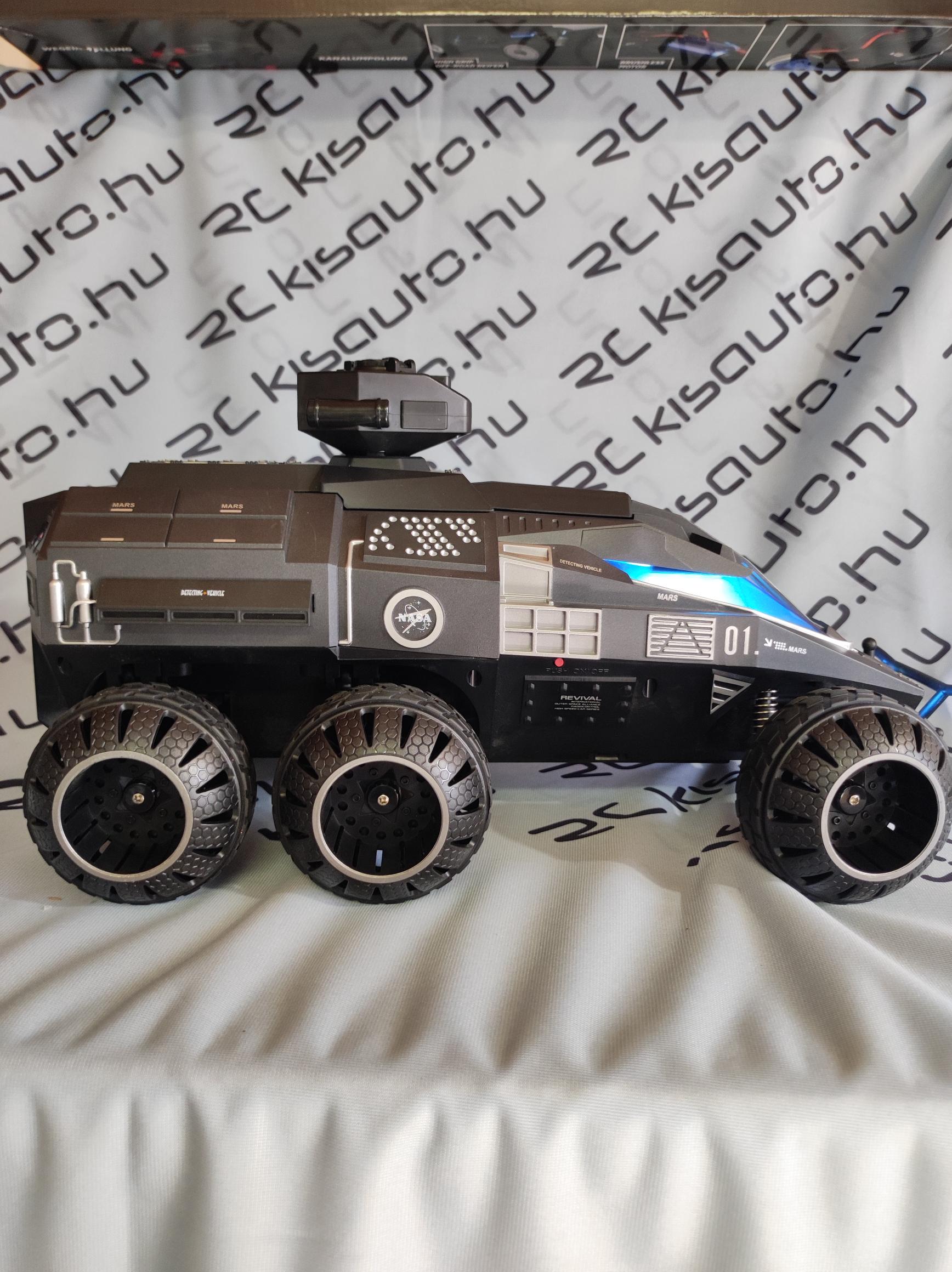 RC tank oldalról