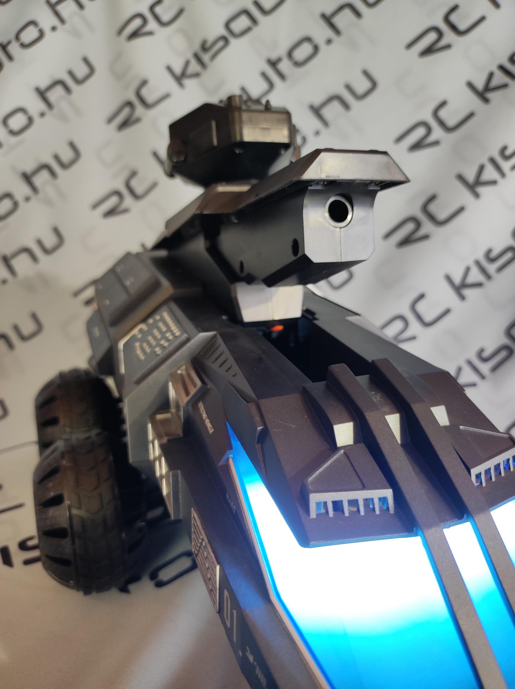 Távirányítós tank vízágyú
